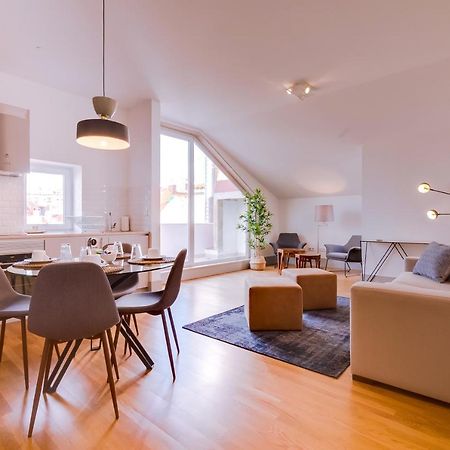 Poiais By Lisbon Inside Out Apartment Exterior photo