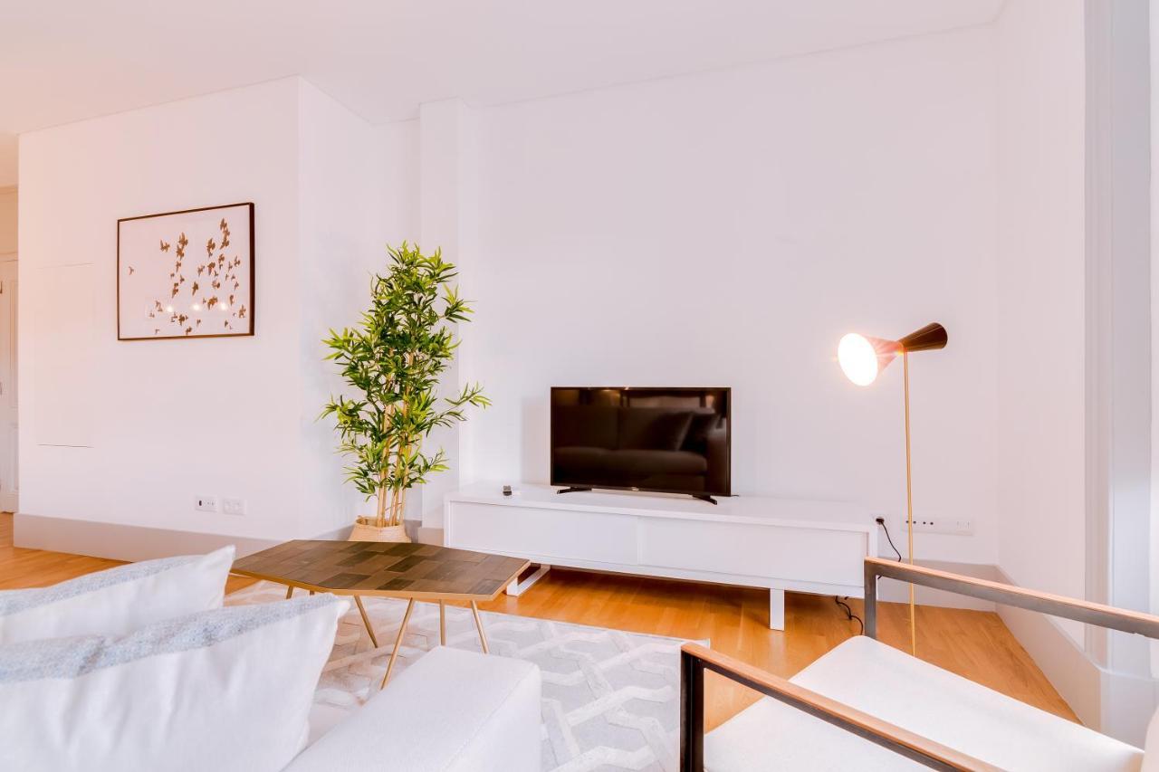 Poiais By Lisbon Inside Out Apartment Exterior photo