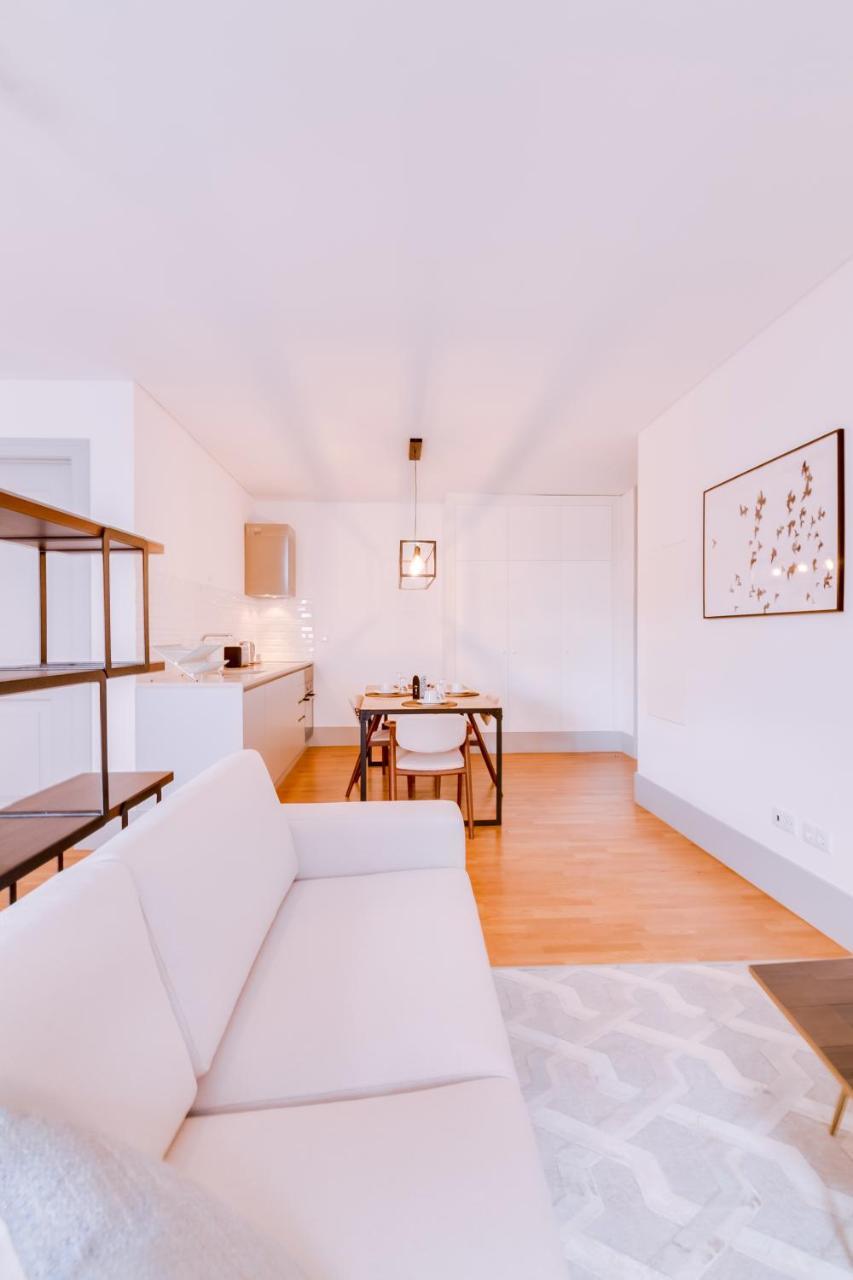 Poiais By Lisbon Inside Out Apartment Exterior photo