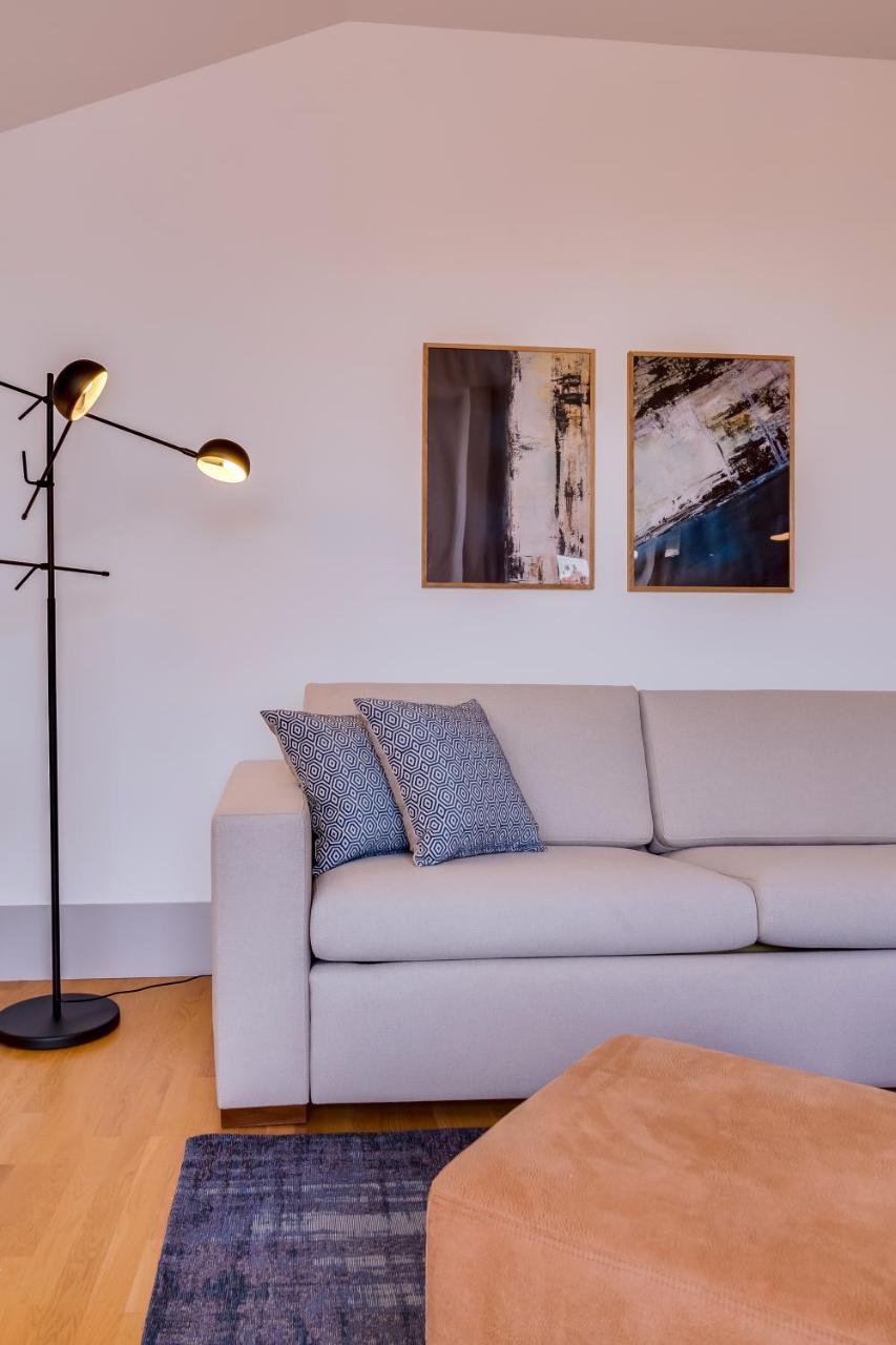 Poiais By Lisbon Inside Out Apartment Exterior photo