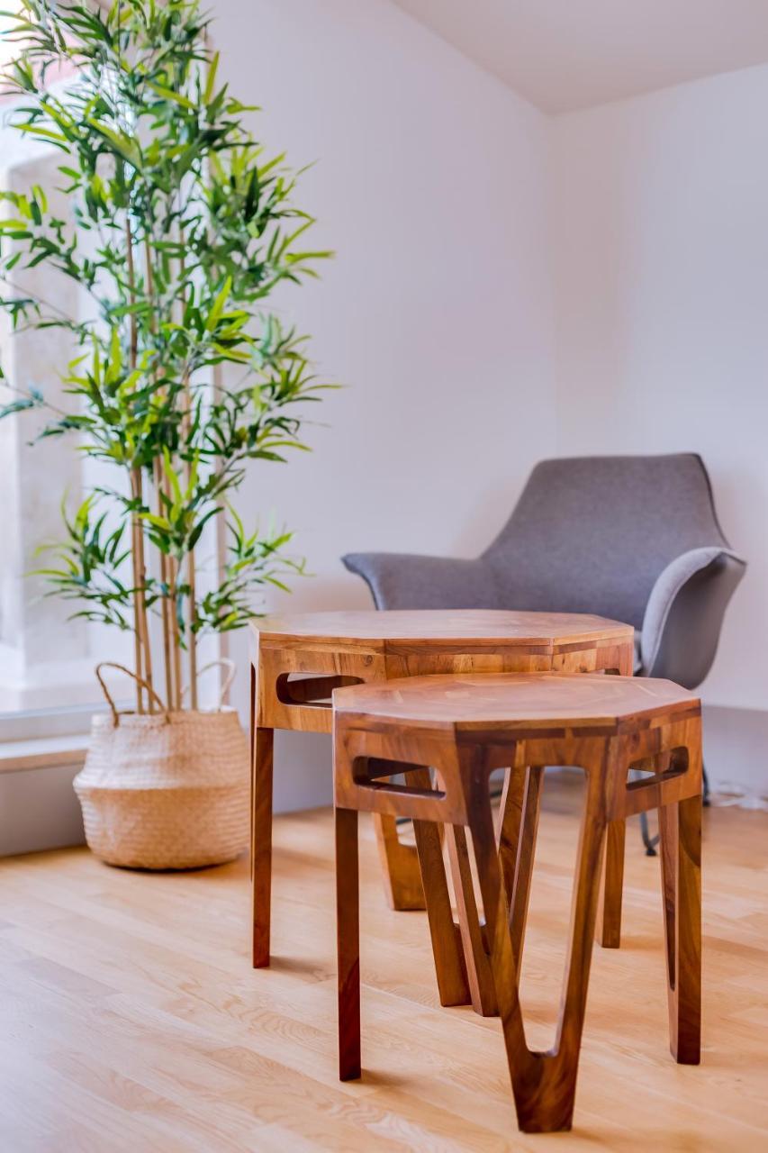 Poiais By Lisbon Inside Out Apartment Exterior photo